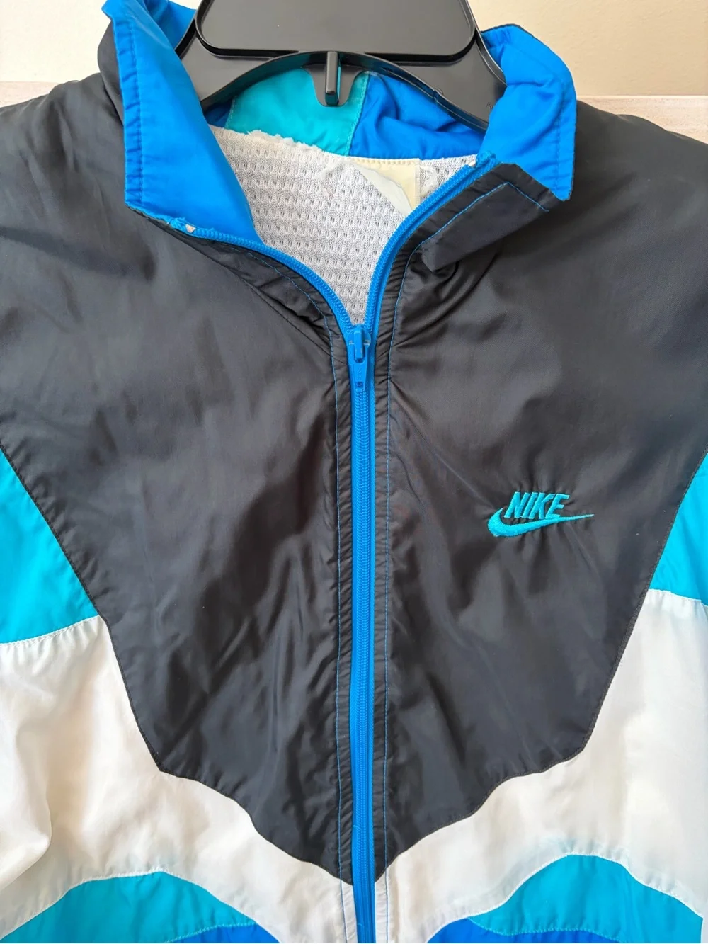 Vintage 90s Nike Women's Blue & Black Retro Windbreaker Jacket - M